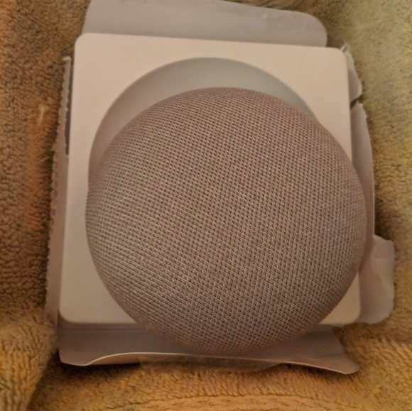 Google mini - Picture 4 of 4